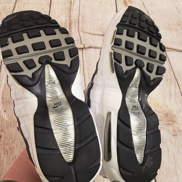 NIKE Sneakers   - Picture 8 of 12